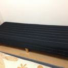 60×180cm のスリムなベッド