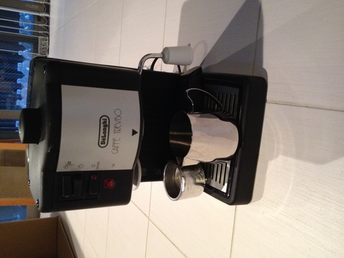 家でカフェ　デロンギ(DeLonghi)のエスプレッソマシーンでおうちバリスタ