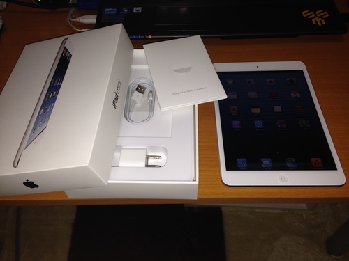 直接取引のみ限定です　美品中古　iPad mini Wi-Fiモデル 16GB MD531J/A 白 おまけ付き