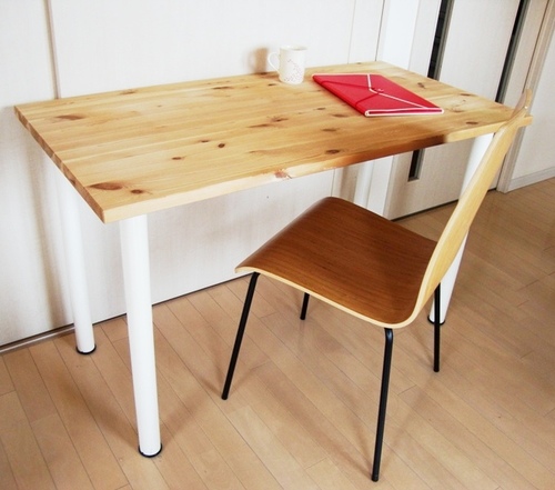 Ikea製 無垢材 白脚の 北欧風ライティングデスク Diy Cafe 高井戸のテーブル 学習机 の中古あげます 譲ります ジモティーで不用品の処分