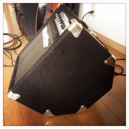 Hartke A25 アンプ