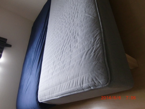 IKEAシングルベッド