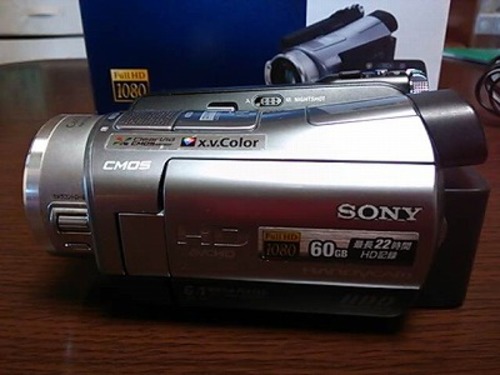 HDDビデオカメラ　SONY　HDR-SR　￥13000