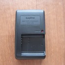 Sanyo　充電器　VAR-L８０