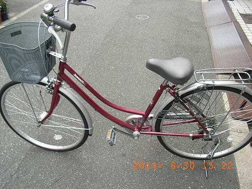 大阪の自転車出張修理店グッドサイクルがレッド系の26インチ、6段変速、LEDオートライト付を出品