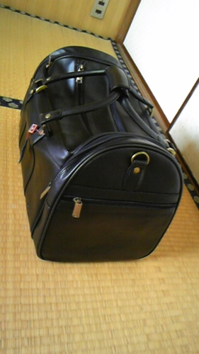 新品です！GALLOTTIのボストンバッグ（BLACK・タグ付）格安にてお譲り致します。