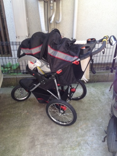 珍しいベビーカー美品です。