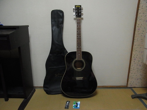 Stafford Sf250d アコースティックギター 黒 ケース カポ 音叉つき Yo 東京の弦楽器 ギターの中古あげます 譲ります ジモティーで不用品の処分