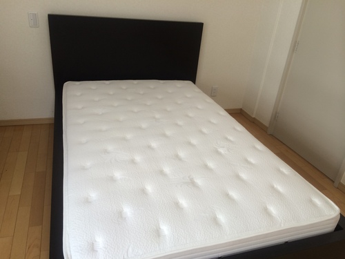 新着商品 【取引完了】 美品 IKEAセミダブルベッド&高級マットレス ベッド