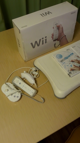 Wii本体+バランスボード+Wii スポーツ+Wii フィット + 追加のリモコン+