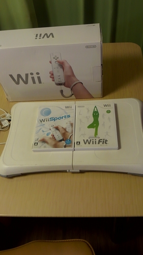 Wii本体+バランスボード+Wii スポーツ+Wii フィット +　追加のリモコン+ヌンチャク+クラシックコントローラ一式セット