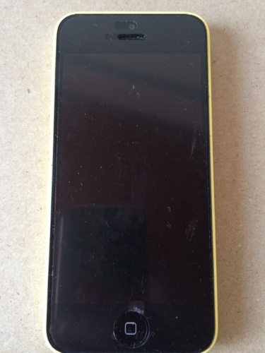 美品！iPhone5c 16Gイエローお譲りします。