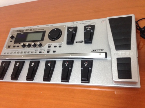 【大阪投売】【送料無料】BOSS GT-10 ギター用マルチエフェクター