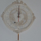 アンティーク調のエンジェルの掛け時計＆ローズ飾りのスタンドランプ