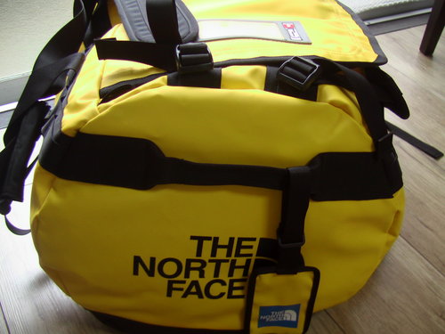 ☆新品・未使用☆　ノースフェイス（THE　NORTH　FACE）BC　DUFFEL　M　容量７０L　２way バッグ
