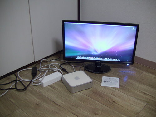 【中古】Apple MAC MINI 2007年モデル　２GB　RAM　５００GB　＋　i WORK 2009 / acer 23 インチ　モニタ