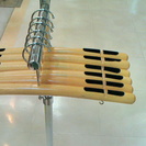☆クリアー仕上げの木製ハンガー（10本セット）＊（Ａ）