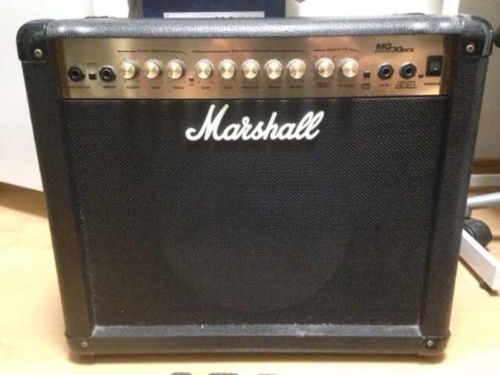 送料込☆中古アンプ Marshall 30Wモデル