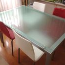 [ お取引完了]半透明ガラスのダイニングテーブルとイス4脚