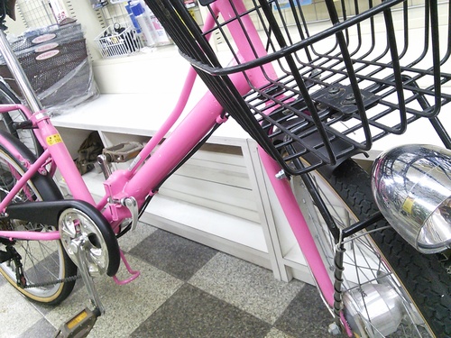 [631]折りたたみ自転車　20インチ　6段変速　オートライト　同色パイプキャリア　ピンク