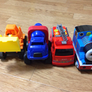 おもちゃの車4台セット