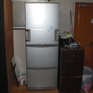 シャープ製冷蔵庫3ドア345Lを無料で。