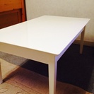 ☆真っ白なテーブルです☆