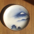 骨董の藍の絵付けの大皿 と中皿