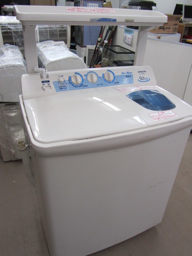 【日立２層式電気洗濯機】５kg◆2009年製◆風脱水◆50青空◆便利な棚付き♪