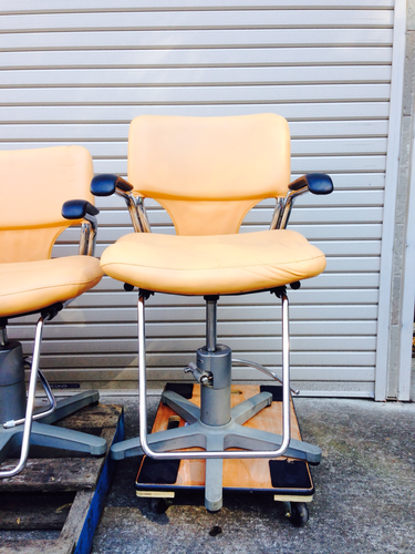 【値下げ】中古油圧式美容椅子4セット