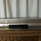 TOSHIBA VHS一体型DVDプレーヤー SD-V700