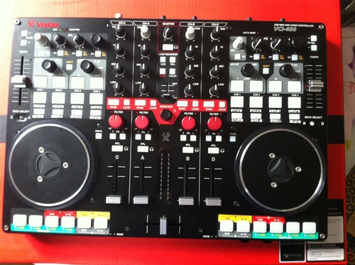 Vestax VCI 400  (数回しか使用した)  (私は最後の7月を買った)