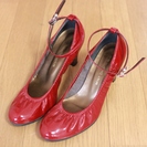 赤のヒール靴　２２．５ｃｍ　美品