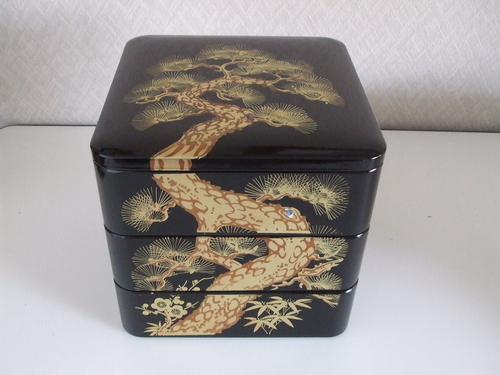 黒金　松台/未使用品/本漆/木乾　六五共足本重三段重　黒金　松台/未使用品