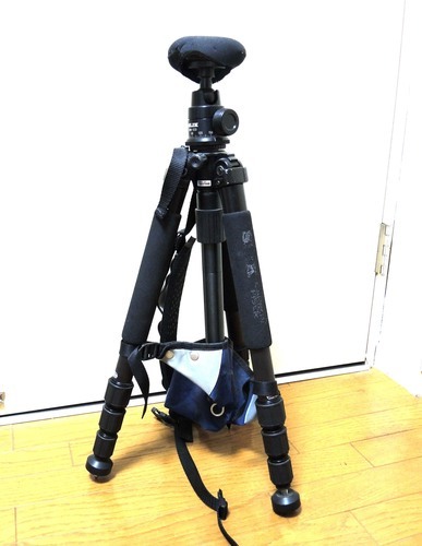 軽くて安定性大！カーボンフアイバーのカメラ三脚