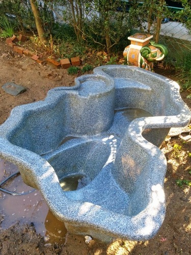 埋め込み式の庭用の池 ひょうたん池 りょう 西白井のその他の中古あげます 譲ります ジモティーで不用品の処分