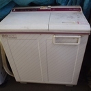 洗濯機　今では珍しい二層式洗濯機