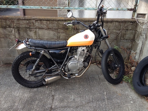 グラストラッカー　NJ47A