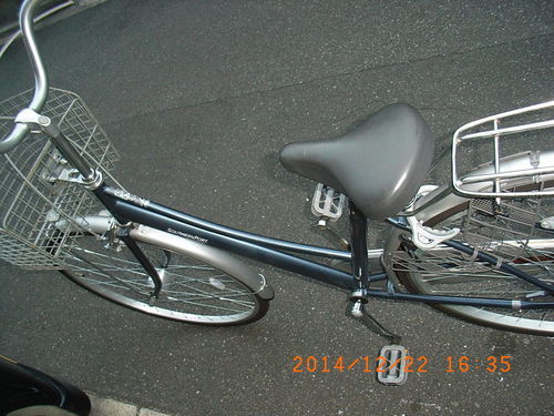 大阪の自転車出張修理店グッドサイクルが27インチ、ネイビーブルー、LEDオートライト付き中古自転車を出品