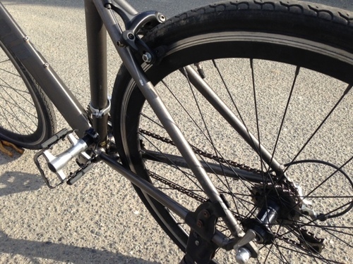 点検整備済】 ストア アルミフレームのロードバイク 