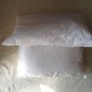 SOLD: 新品未使用枕　2個入り（高いタイプ）
