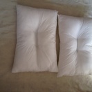 SOLD: 新品未使用枕２個入り（低いタイプ）
