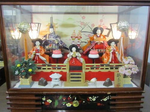 【雛人形】ひな人形 桃の節句 オルゴール付 ひな祭り (ぐっさいくる) 広島の年中行事用品《ひな祭り》の中古あげます・譲ります｜ジモティーで