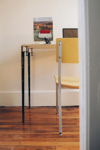 問い合わせ中【デザイン家具】好みの板がテーブルに「Floyd Leg」29.5\