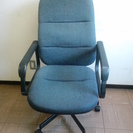 【中古】事務用の椅子　青　　※値下げしました。　 お取引決まりました。