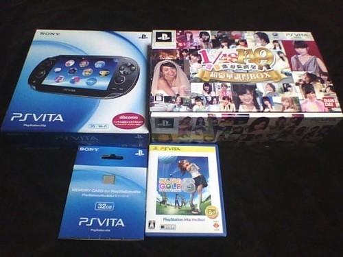 PS VITA PCH-1100(有機EL液晶) 3G/Wi-Fi クリスタル·ブラック本体と32GB専用メモリーカード　AKB48 1/149恋愛総選挙超豪華誰もが得するBOX みんなのGOLF6 the Best版ほか