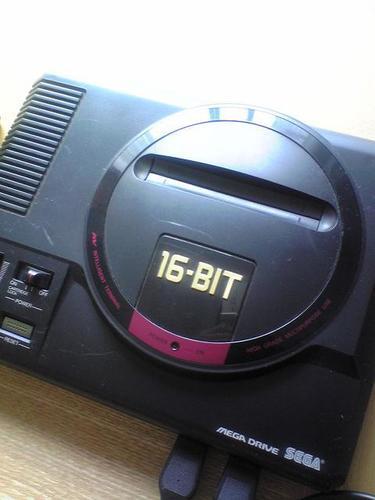 中古SEGAメガドライブ本体　ソフト付き