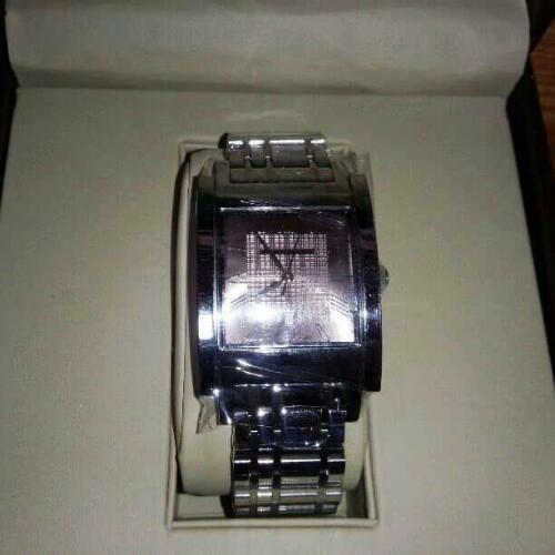 【新品！】バーバリーの腕時計、BU1558