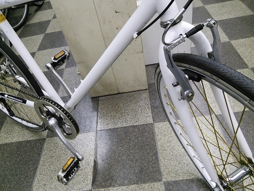 [603]中古自転車　クロスバイク　700×28c　6段変速　Vブレーキ　ホワイト