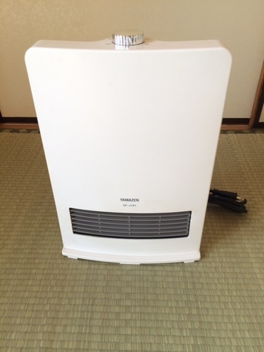 【値下げ】セラミックファンヒーター　電源入れてスイッチ一つで動きます